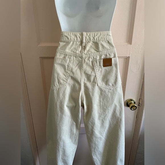 Zara cream high rise, barrel leg jeans size 8 - Picture 3 of 3